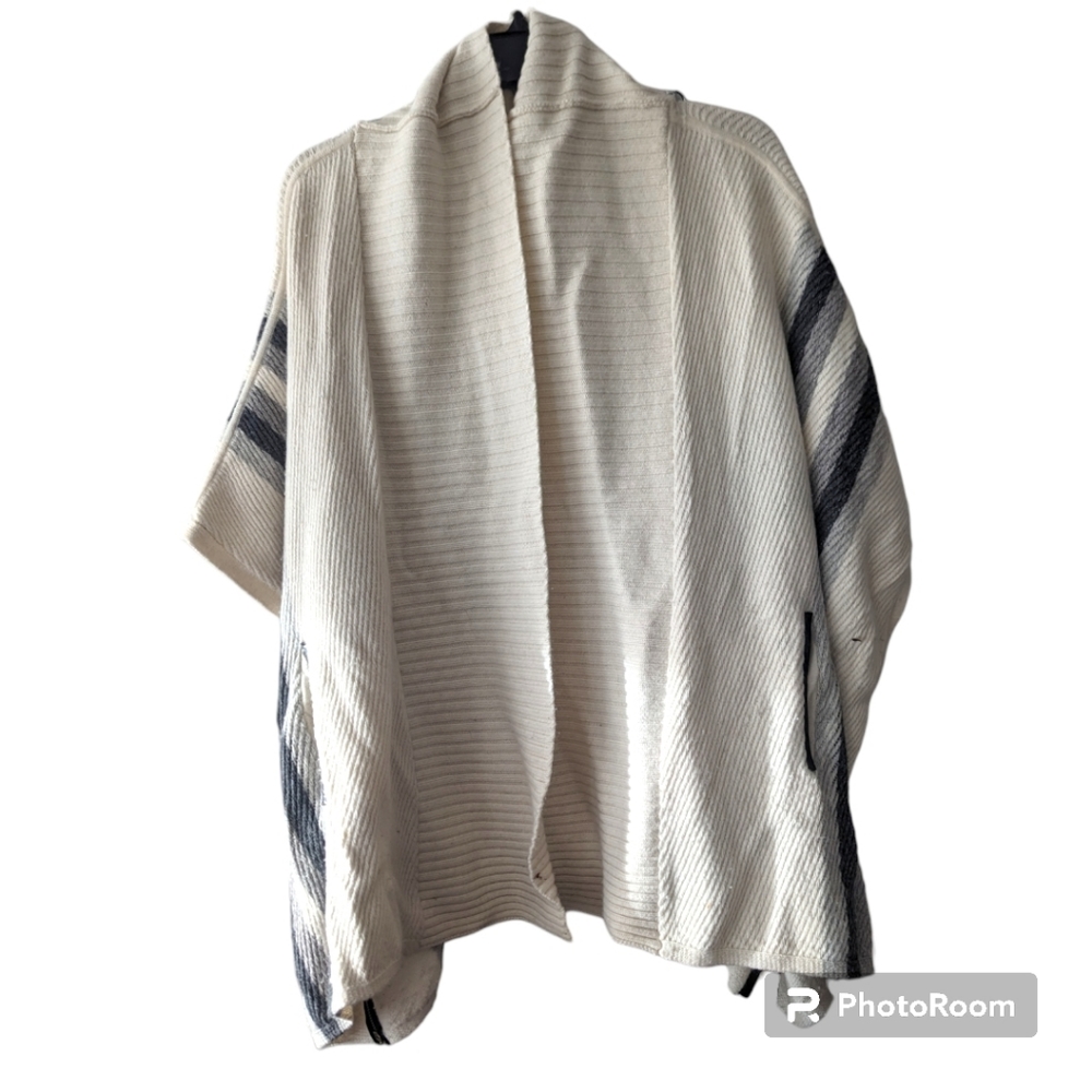 Club Monaco Poncho Shawl Size Xs